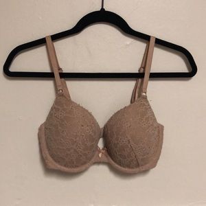 Victoria’s Secret Lace Demi-Bra
